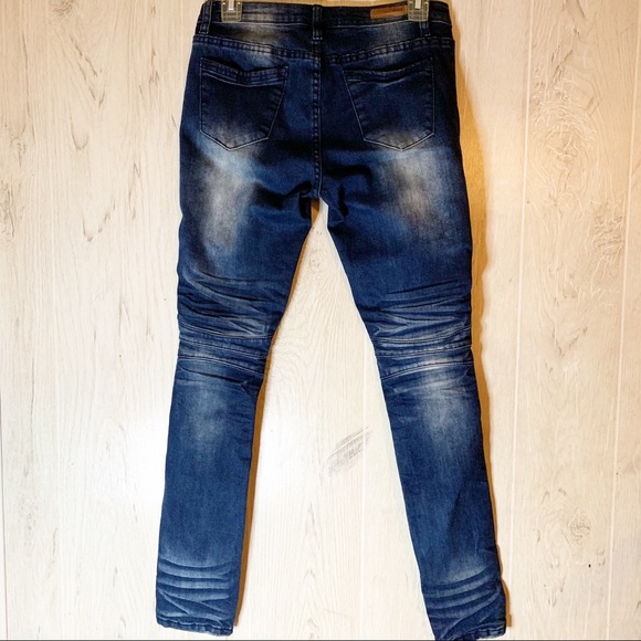 Distressed jeans - Picture 3 of 6